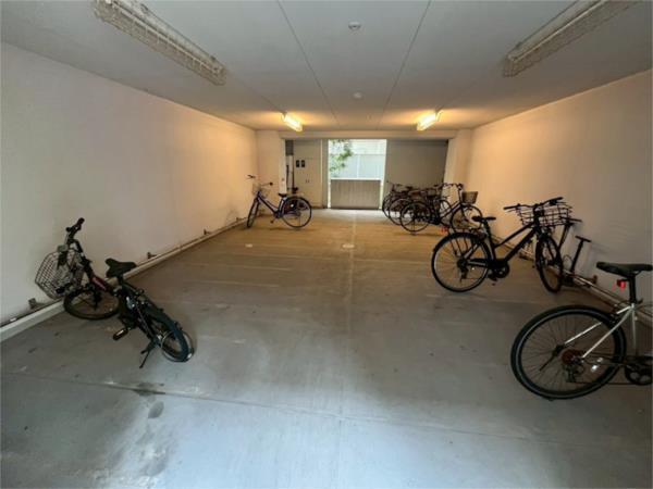 プライムライフ三宮磯上公園 駐車場