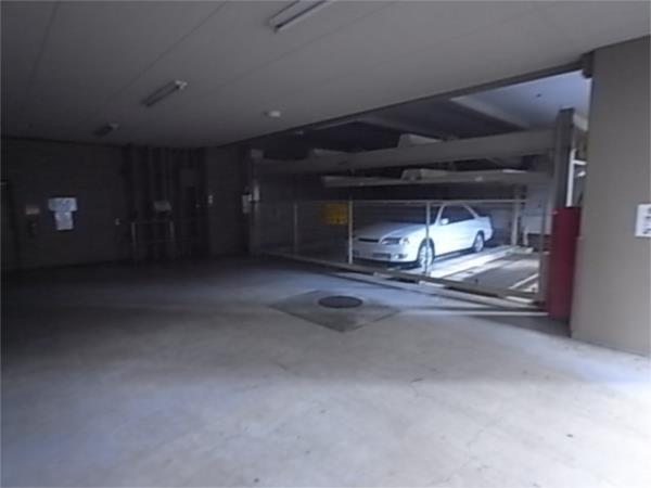 エスペラール神戸 駐車場