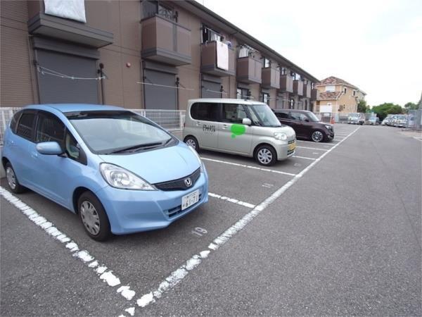 メゾン・ド・モンテノール 駐車場