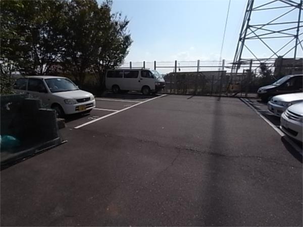 Emeraude 駐車場