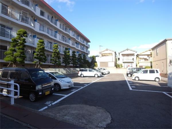 パールハイツ 駐車場