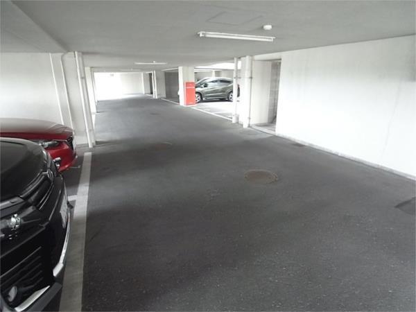 プリマベーラ千鳥ヶ丘 駐車場