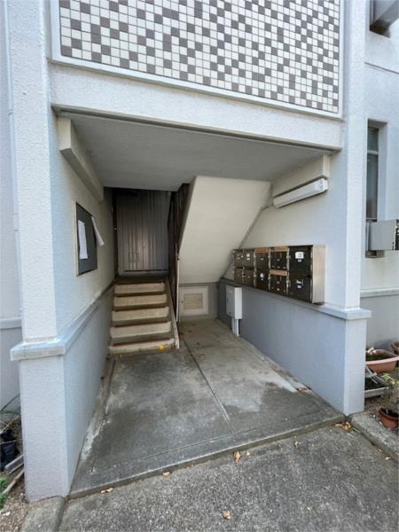 落合農住団地E棟 エントランス