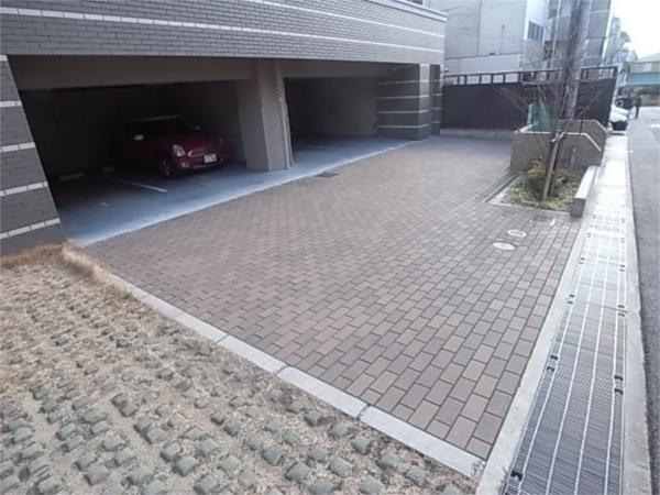 アクロス神戸住吉ステーションフロント 駐車場