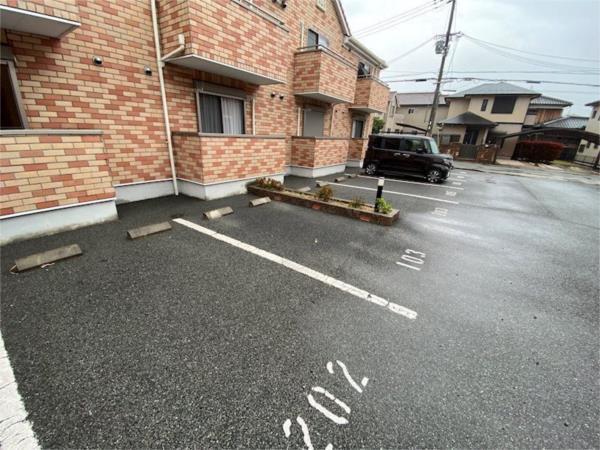 レオントポディウム　II番館 駐車場