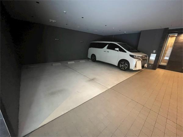 グランビスタ新神戸 駐車場