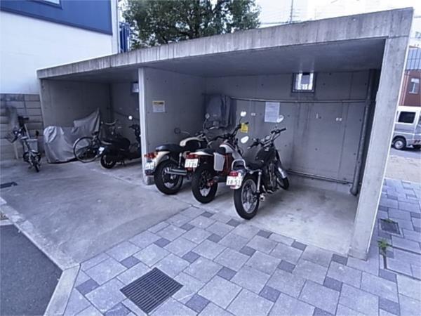 アーバネックス神戸駅前 駐車場