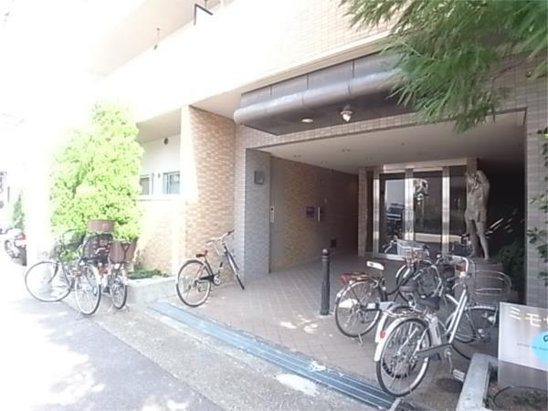 ミモザの館（105） エントランス