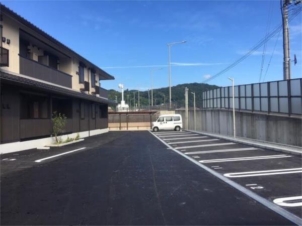 パークス塩屋 駐車場