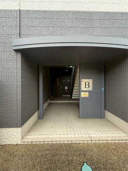 サンシャインヒルズB棟 エントランス