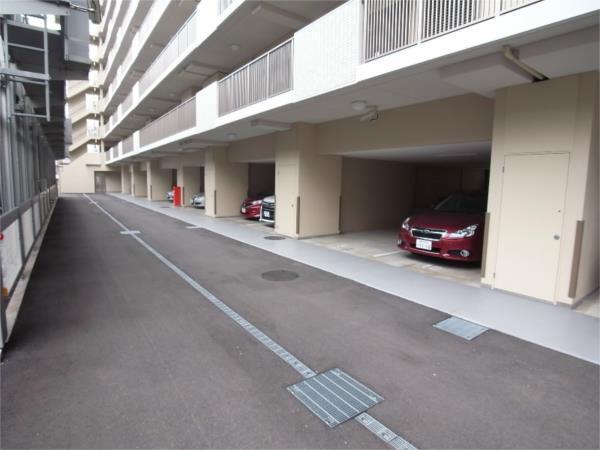 プレミスト神戸ハーバーレジデンス 駐車場