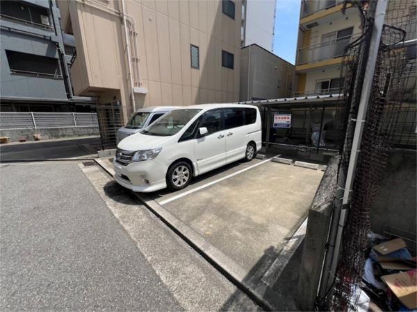 アロハ三宮 駐車場