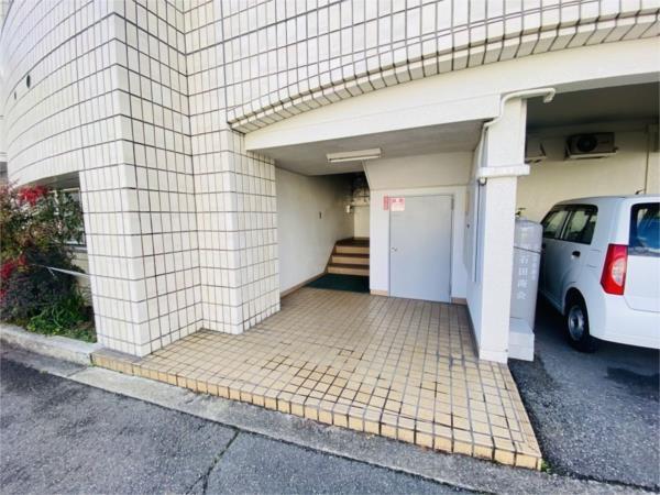 石田ビル エントランス