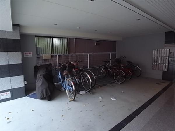 B-RISE元町 駐車場