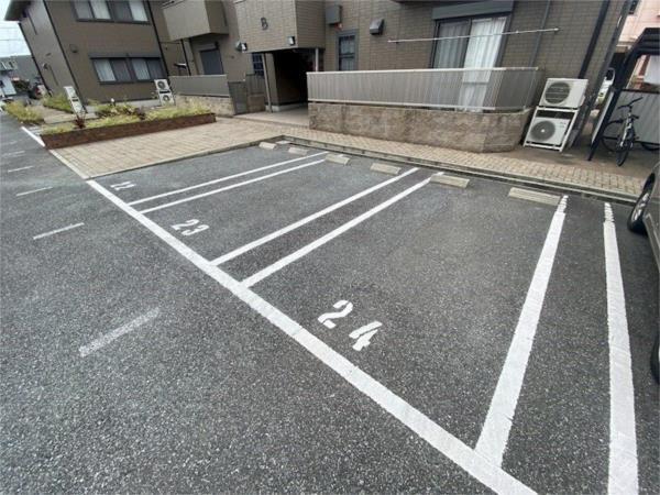 オークヒルズ 駐車場