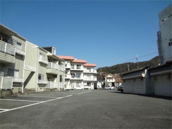 グランイル御立 駐車場