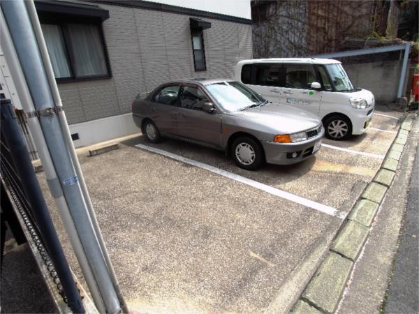 セゾン東須磨 駐車場