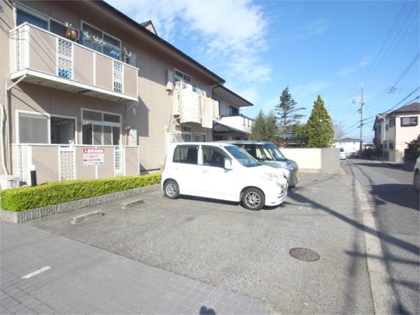 ハイツオリーブ 駐車場