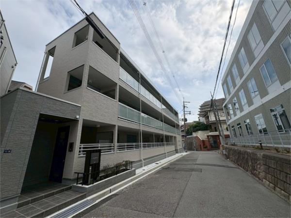 リブリ・中山手 外観
