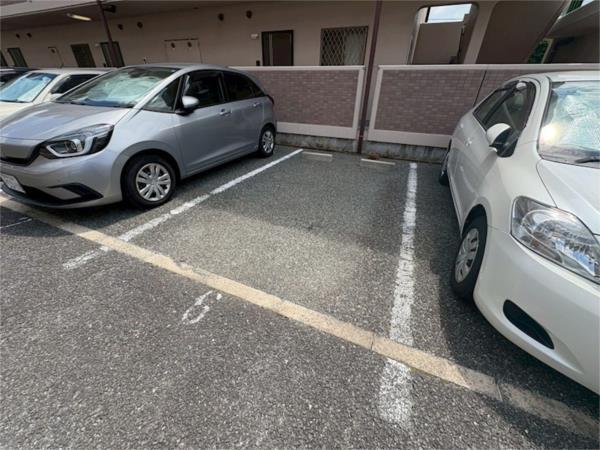 グッドヴィレッジ一番館 駐車場