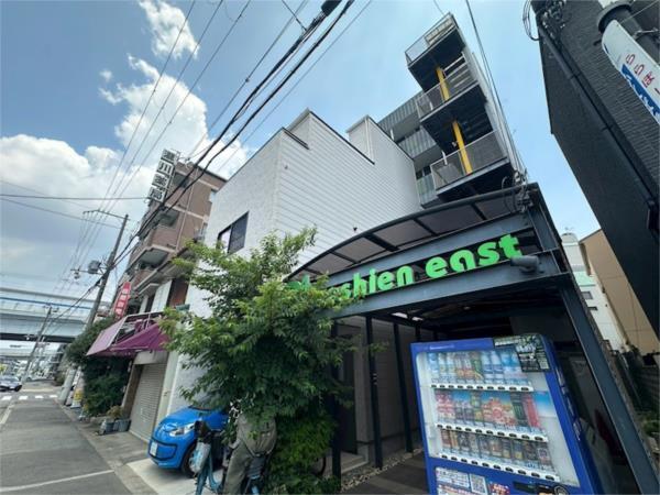 C4 koshien east 外観