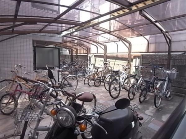 メゾン・ド・六甲パートV 駐車場