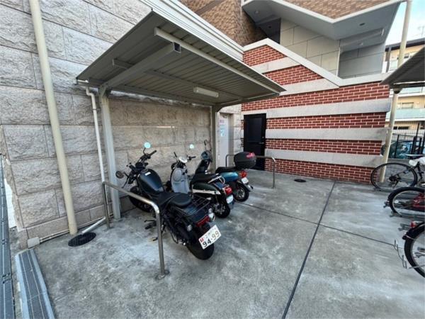 Luxe芦屋南 駐車場