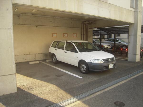 フォルテ幸和 駐車場
