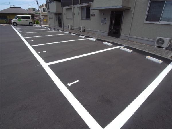 グランソレイユ南多聞台 駐車場