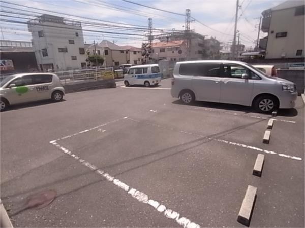 アルカディア芦屋 駐車場