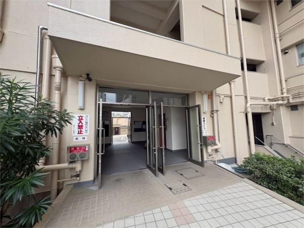 御崎北ビル エントランス