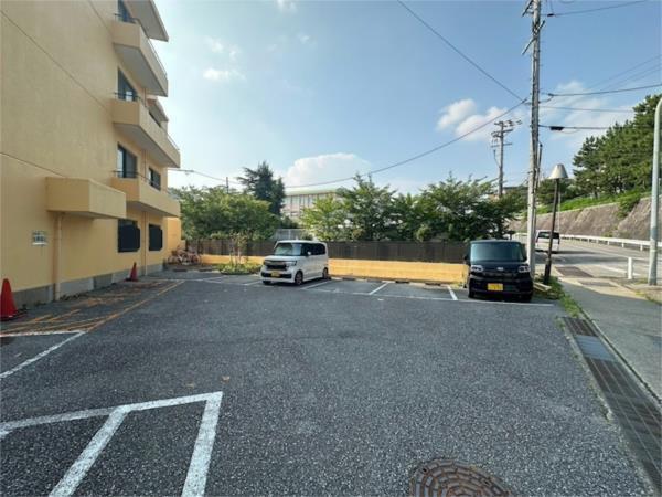 上ヶ原TWENTY EIGHT 駐車場