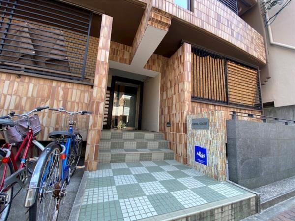 cecil　court エントランス