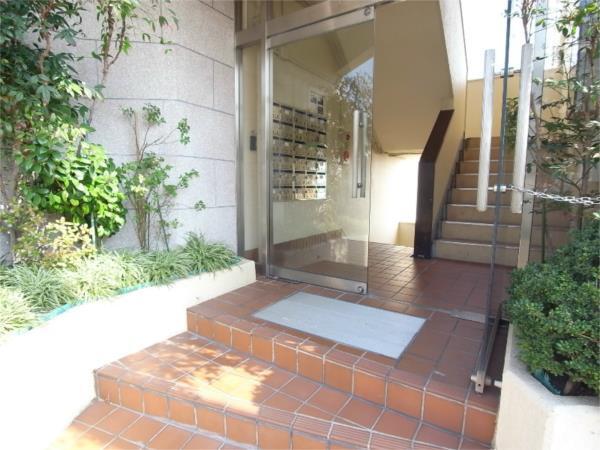 第三岩井ハイツ エントランス