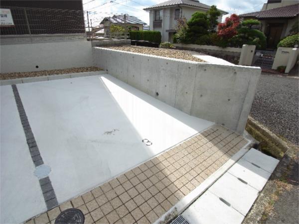 カーサ　フォンターナ 駐車場