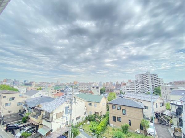 シャムロックコート西岡本 眺望
