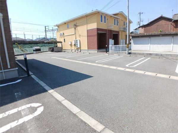 モーニング・グローリーIII 駐車場
