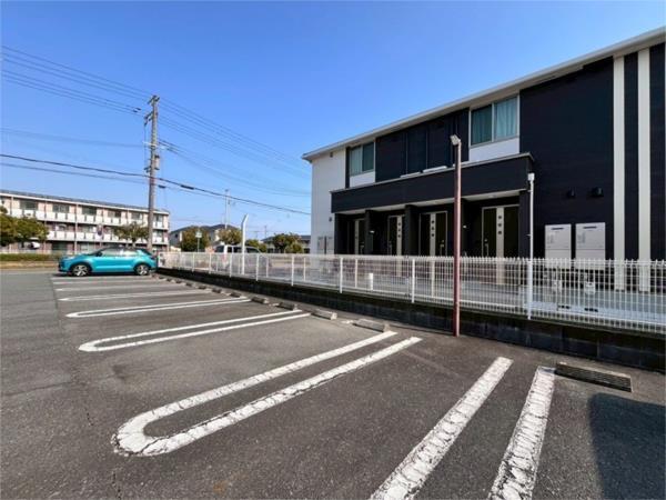 ソレアードII 駐車場