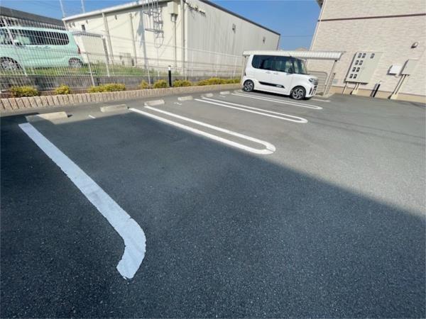 ソレイユ東姫路 駐車場