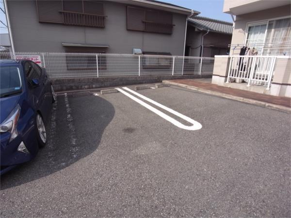 エンジェルミタニ 駐車場