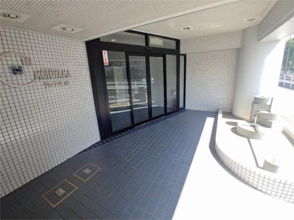 クレフ本山 エントランス