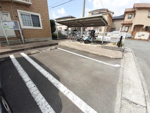 モデルンーミーツ 駐車場