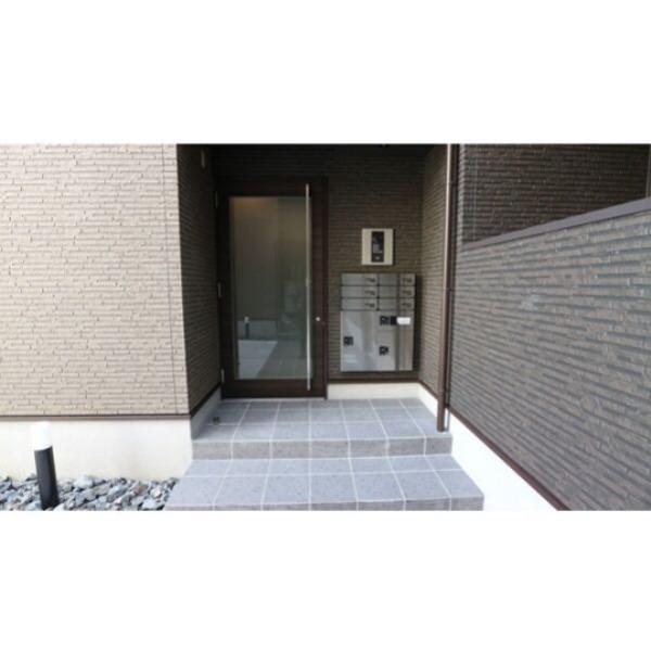 REGALEST Karumo South エントランス