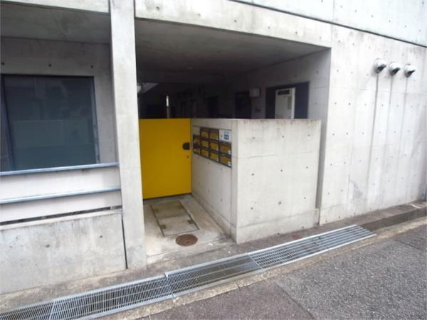 アパルトマンサンクフォイユ エントランス