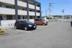 オプティマ 駐車場