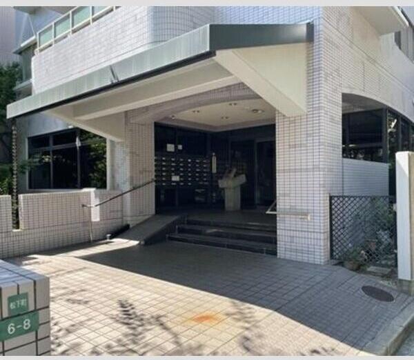 白鷹松下町マンション エントランス