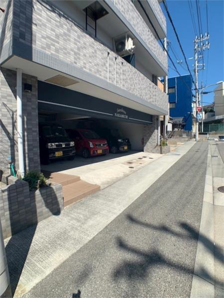 サンシャイン中道 駐車場