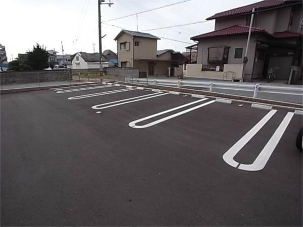 レジデンス神戸 駐車場