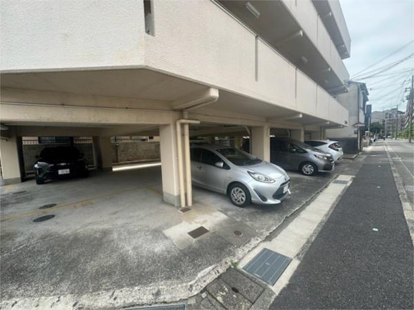 ファミリーマンション 駐車場