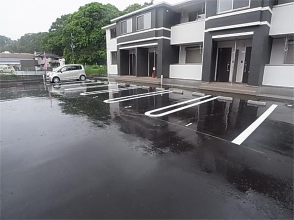 ハイランドヴィラ 駐車場